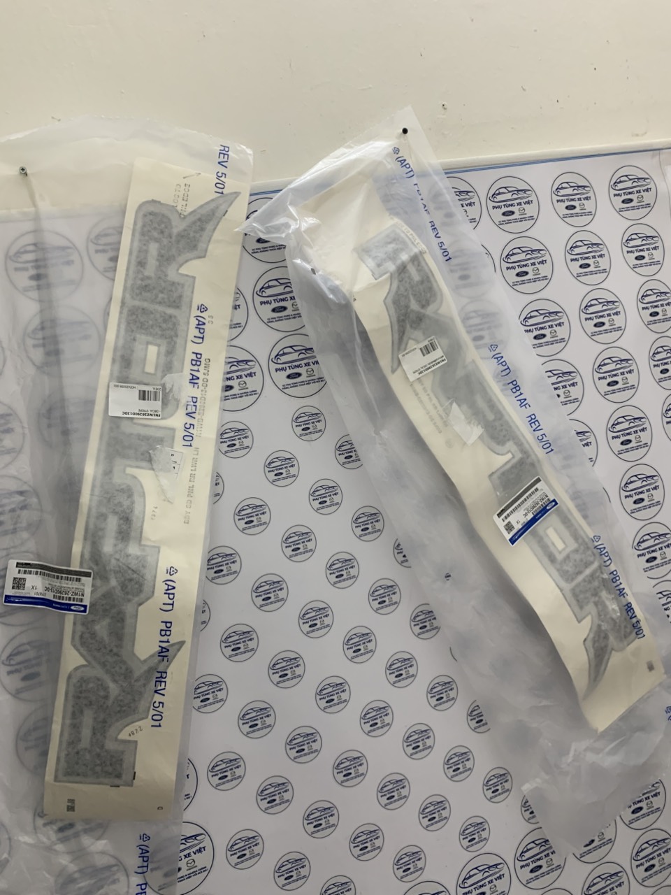 Tem hông Ford Raptor 2022 23 24 25 N1WZ26290D13DC D12DC