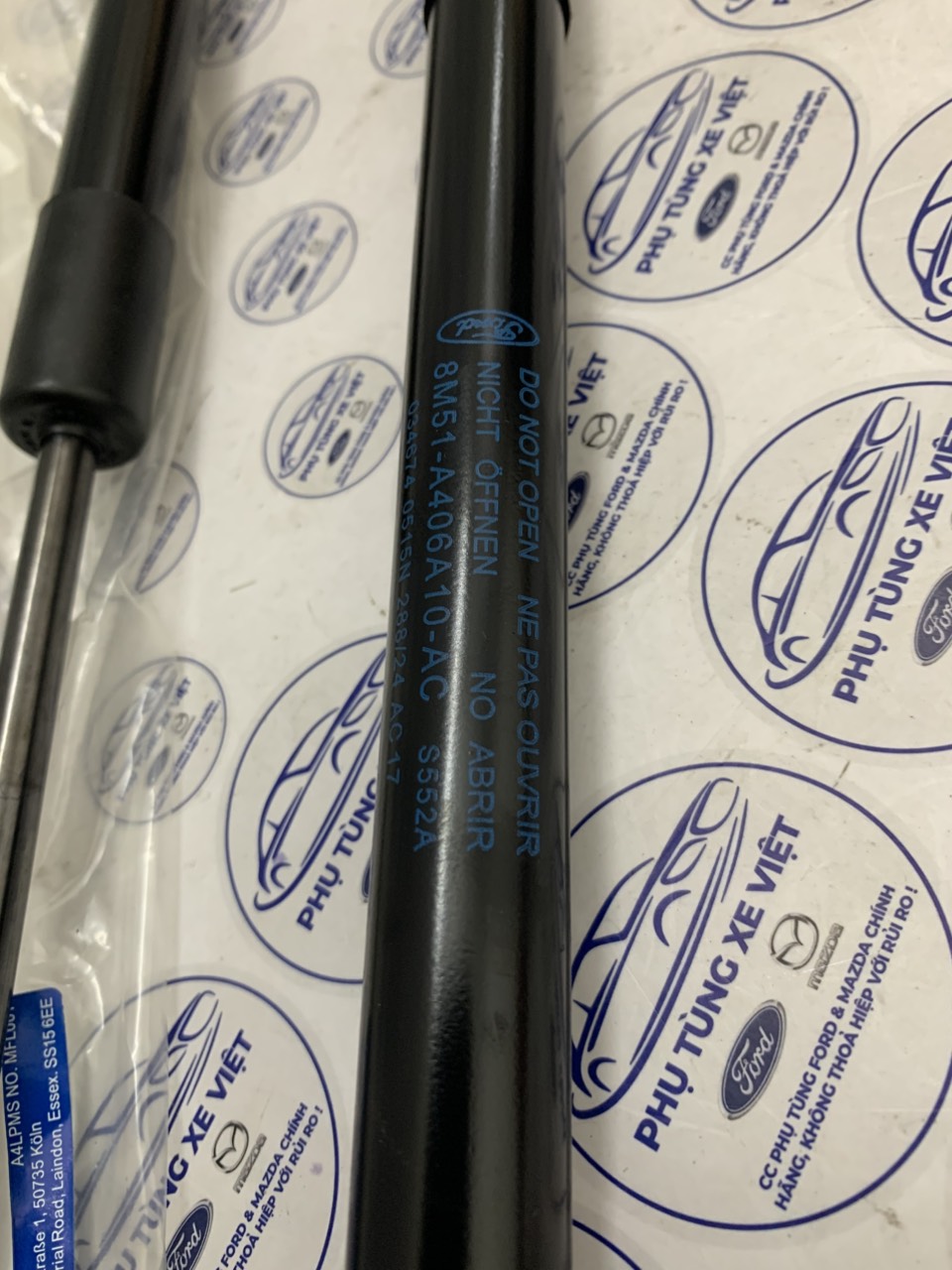 Ty chống cửa hậu Ford Focus 2008 09 10 11 12 8M51A406A10AC