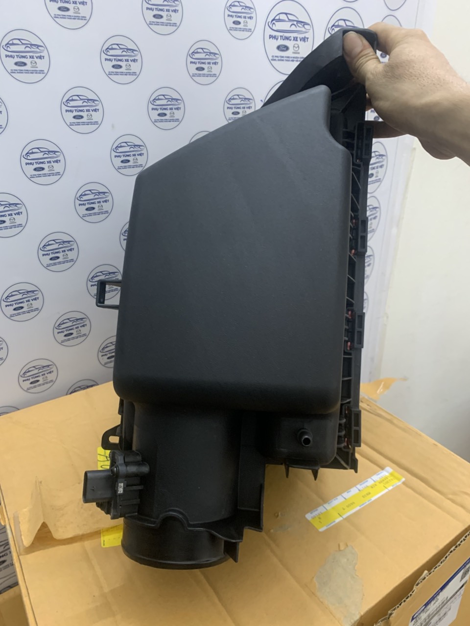 Bầu lọc gió Ford Ranger 2022 23 24 25 26 MB3Z9600T MB3G9600