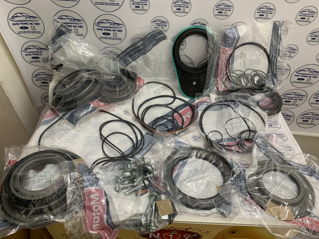 Bộ gioăng phớt hộp số Ranger, Everest 2.0 2018-2025 HL3Z7153F