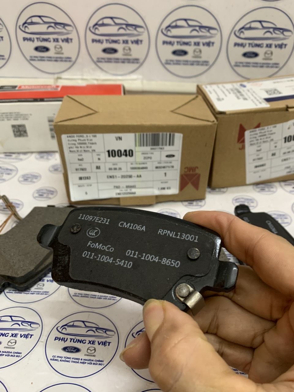 Bộ má phanh sau Ford Territory ENS12D250AA ENS1 2D250 AA