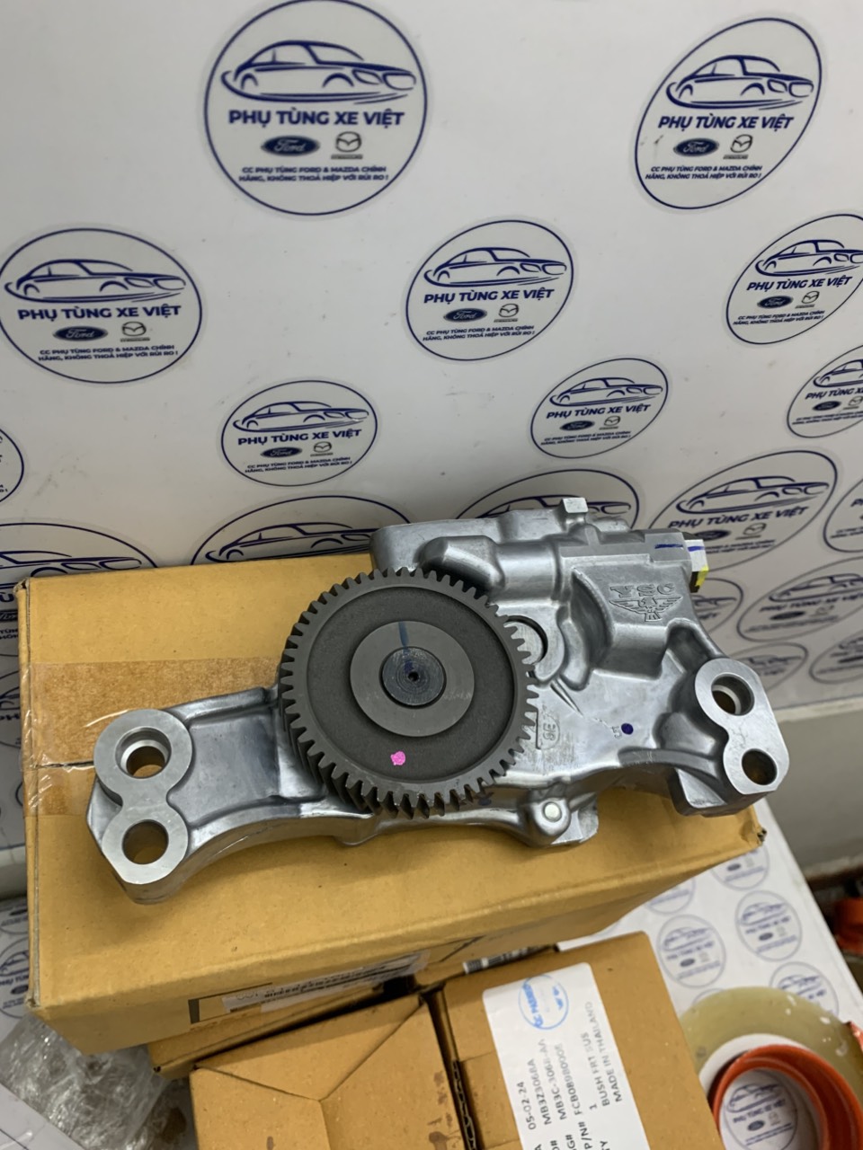 Bơm dầu động cơ Ford Everest 2005 06 07 2008 WL81-14100-C