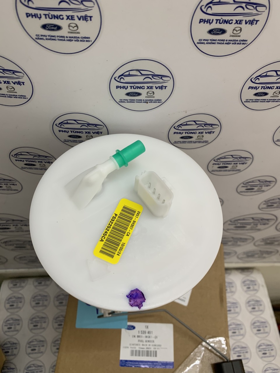 Bơm xăng Ford Fiesta 2011 12 13 14 15 16 17 8V5Z9H307A