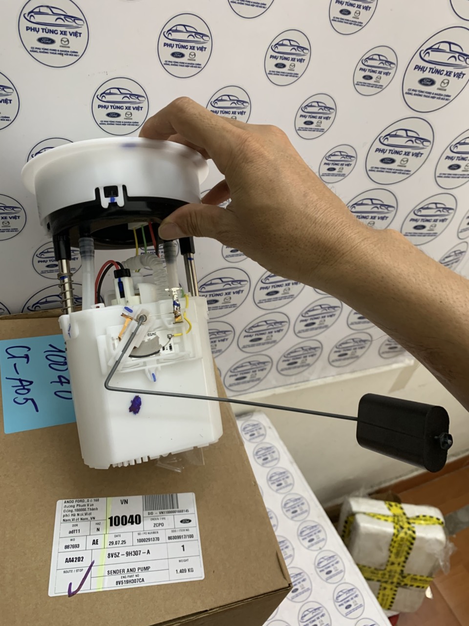 Bơm xăng Ford Fiesta 2011 12 13 14 15 16 17 8V5Z9H307A