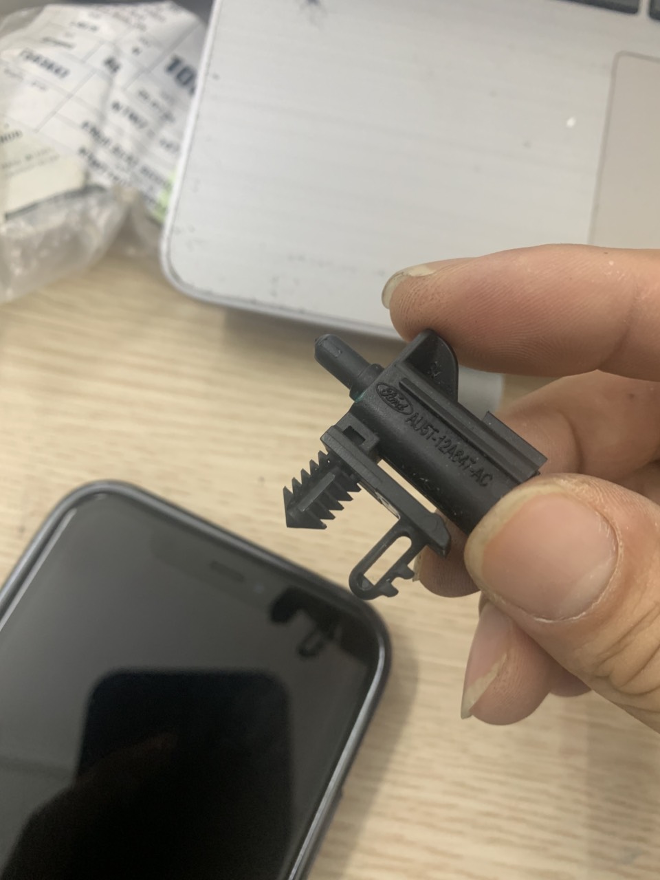 Cảm biến nhiệt độ ngoài trời Ford Ranger 3.2 AU5T-12A647-AC