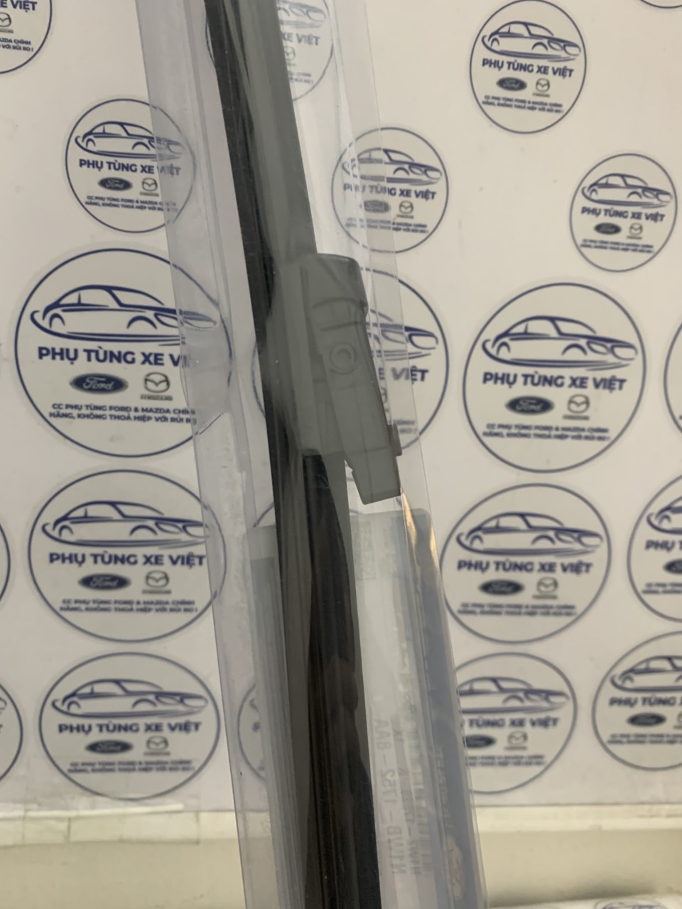 Chổi gạt mưa trước Ford Everest 2022 23 24 25 N1WZ17528B A