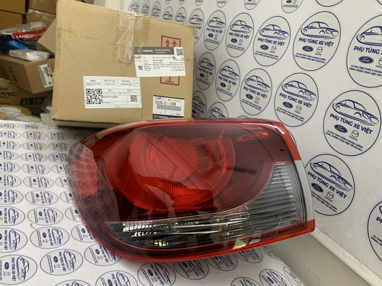 Đèn hậu trên hông Mazda 2 2020 21 22 23 24 25 D43N51160B