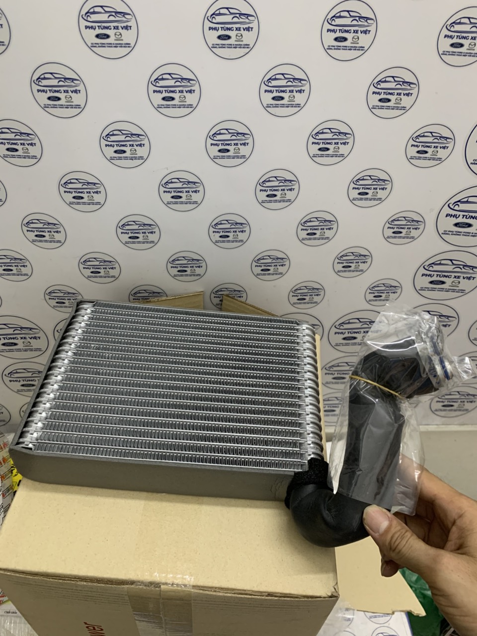 Giàn lạnh sau Everest 2015 16 17 18 19 20 21 22 23 EB3Z19860A