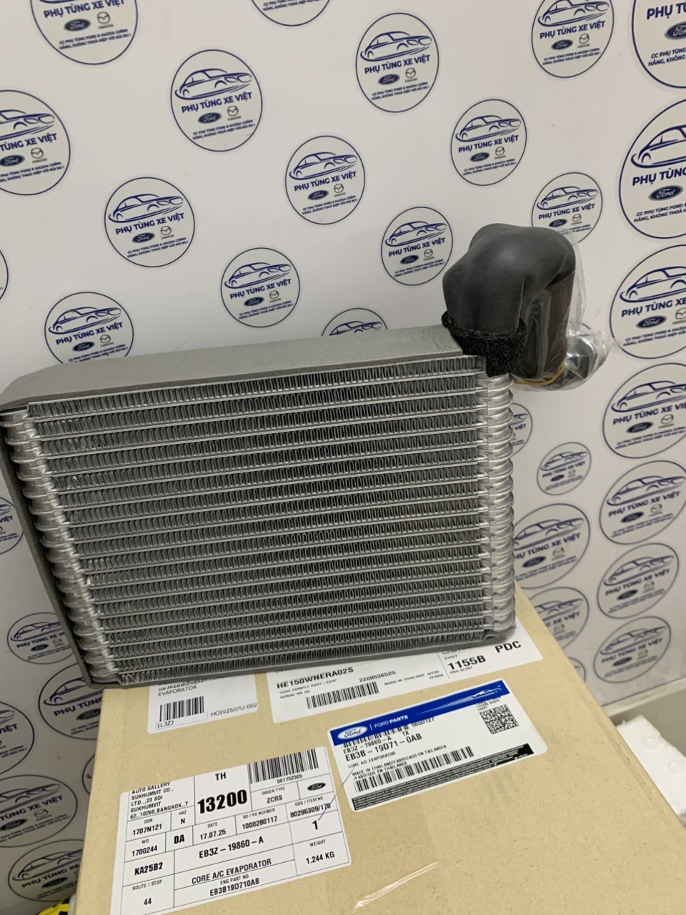 Giàn lạnh sau Everest 2015 16 17 18 19 20 21 22 23 EB3Z19860A