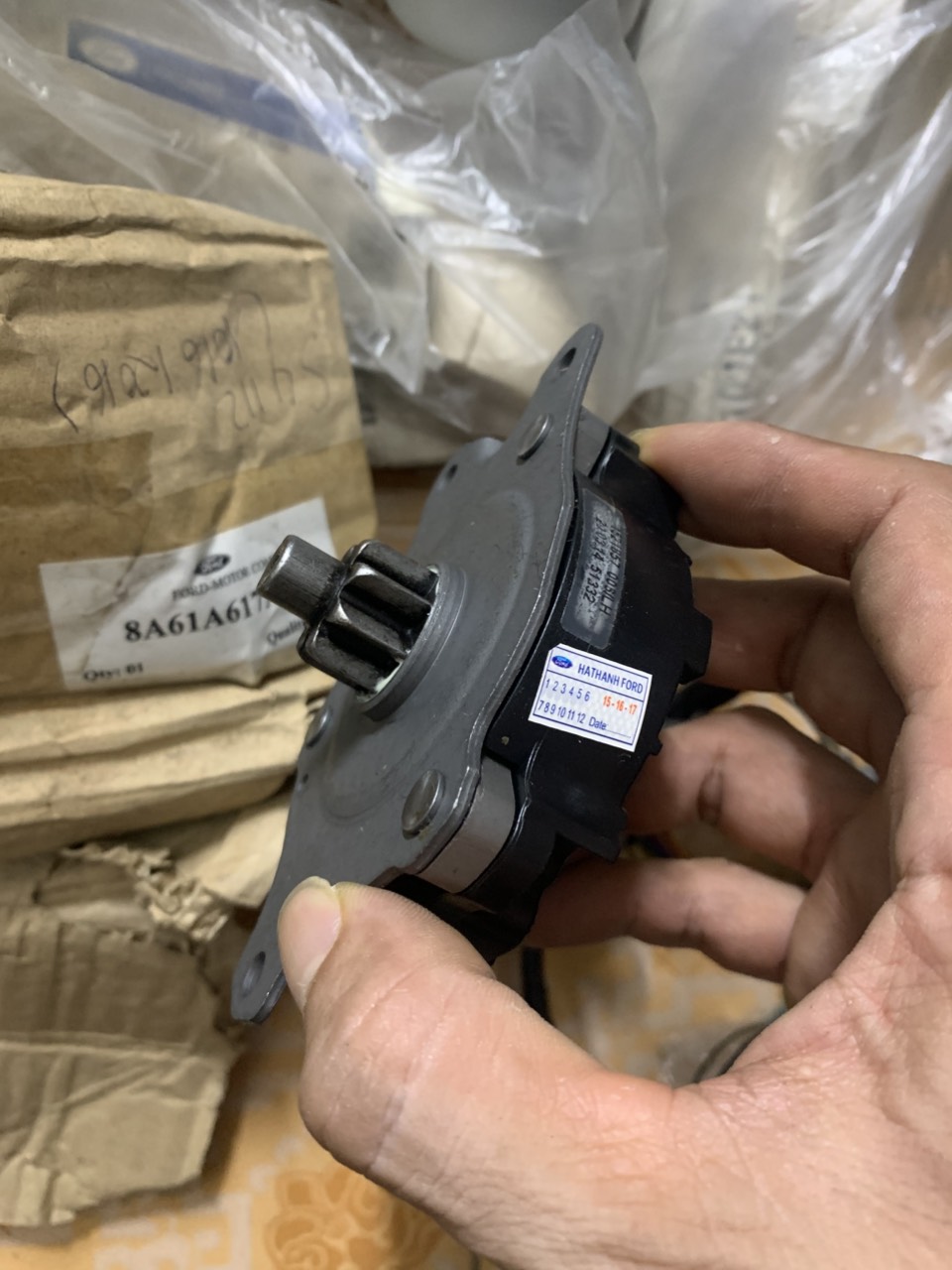 Hãm ngả ghế trước Ford Ranger 2013 đến 2019 8A6Z58617A44A