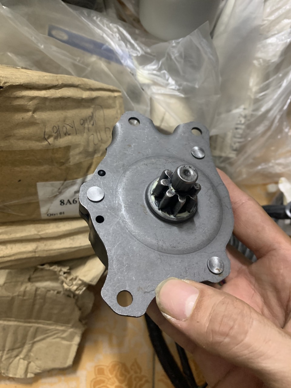 Hãm ngả ghế trước Ford Ranger 2013 đến 2019 8A6Z58617A44A