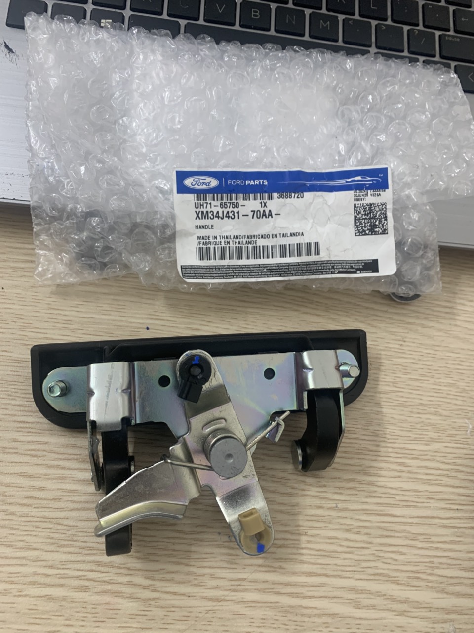 Tay mở cửa thùng sau Ford Ranger 2001 2 3 4 5 6 UH7165750