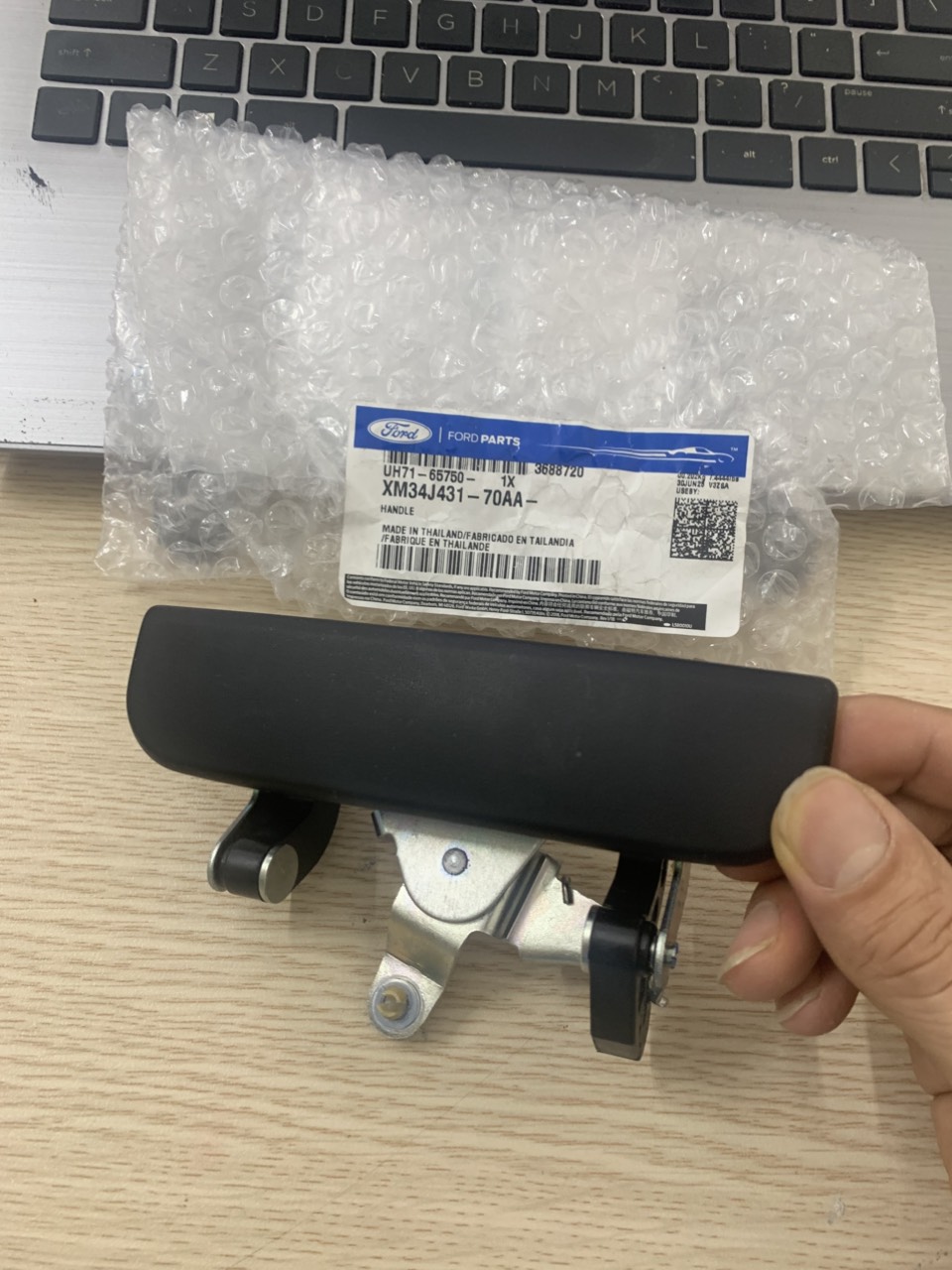 Tay mở cửa thùng sau Ford Ranger 2001 2 3 4 5 6 UH7165750