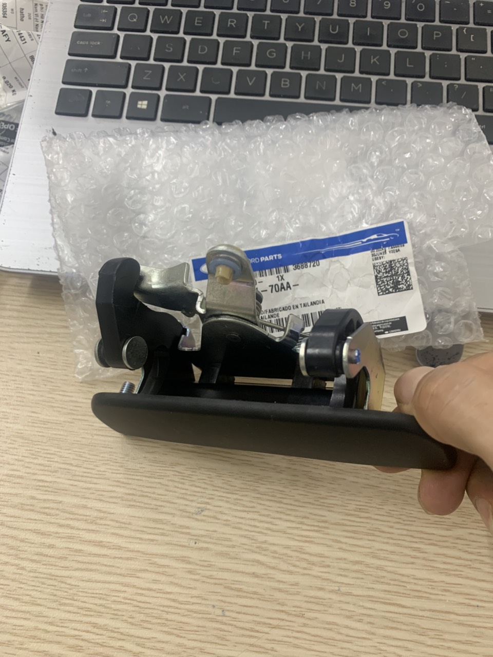 Tay mở cửa thùng sau Ford Ranger 2001 2 3 4 5 6 UH7165750