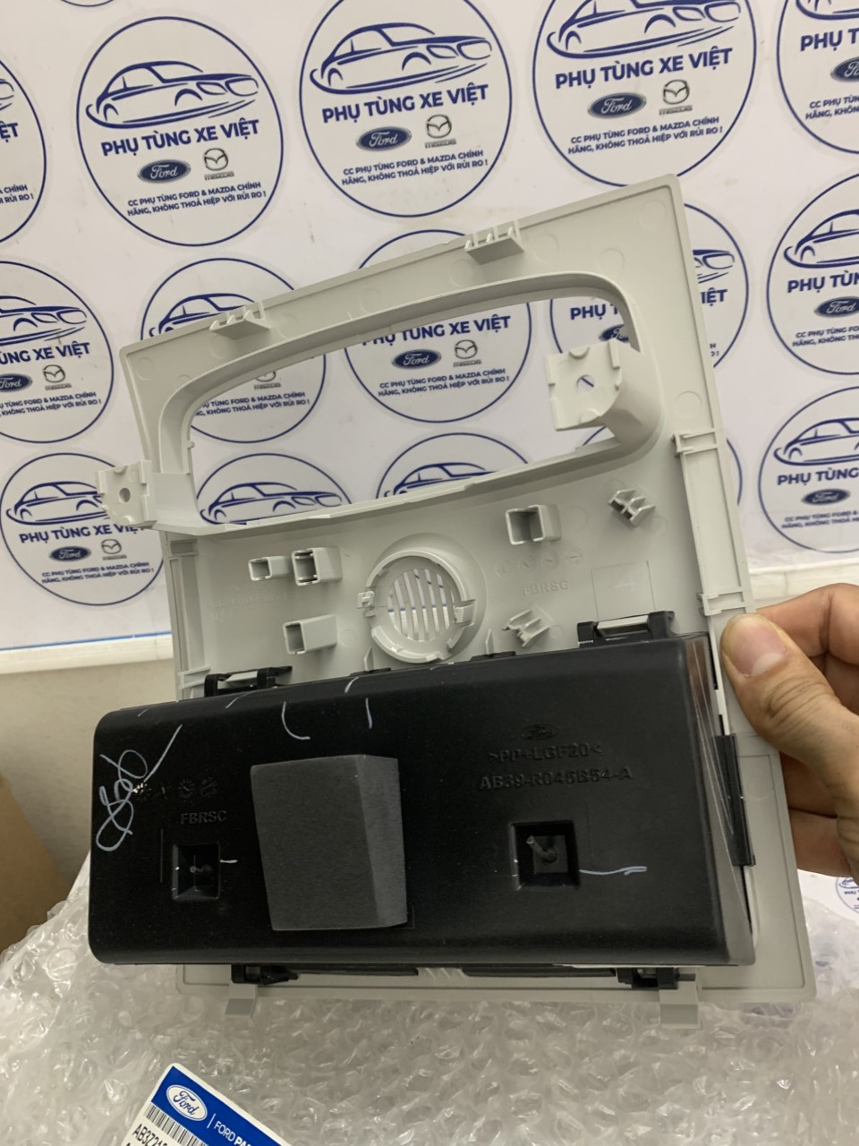 Vành đèn trần Ranger 2013 14 15 16 17 18 19 AB3Z21519A70BC