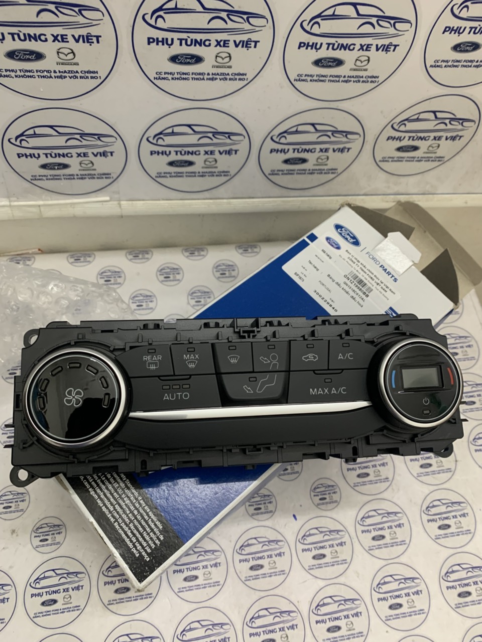 Công tắc chỉnh điều hoà EcoSport 2018 19 20 GN15-18C612-AL