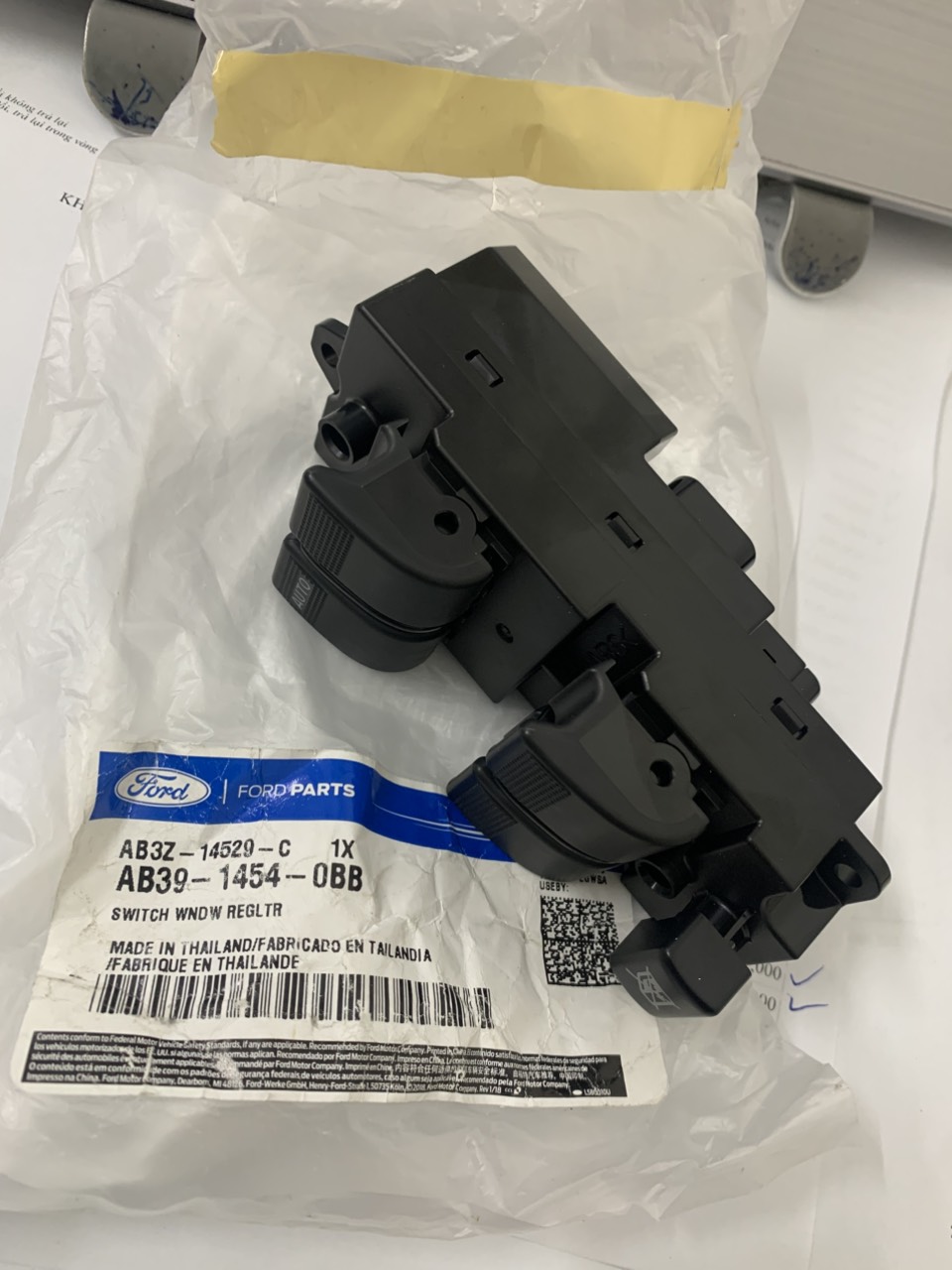 Công tắc lên kính tổng Ford Ranger 3.2 2.2 AB39-14540-BB