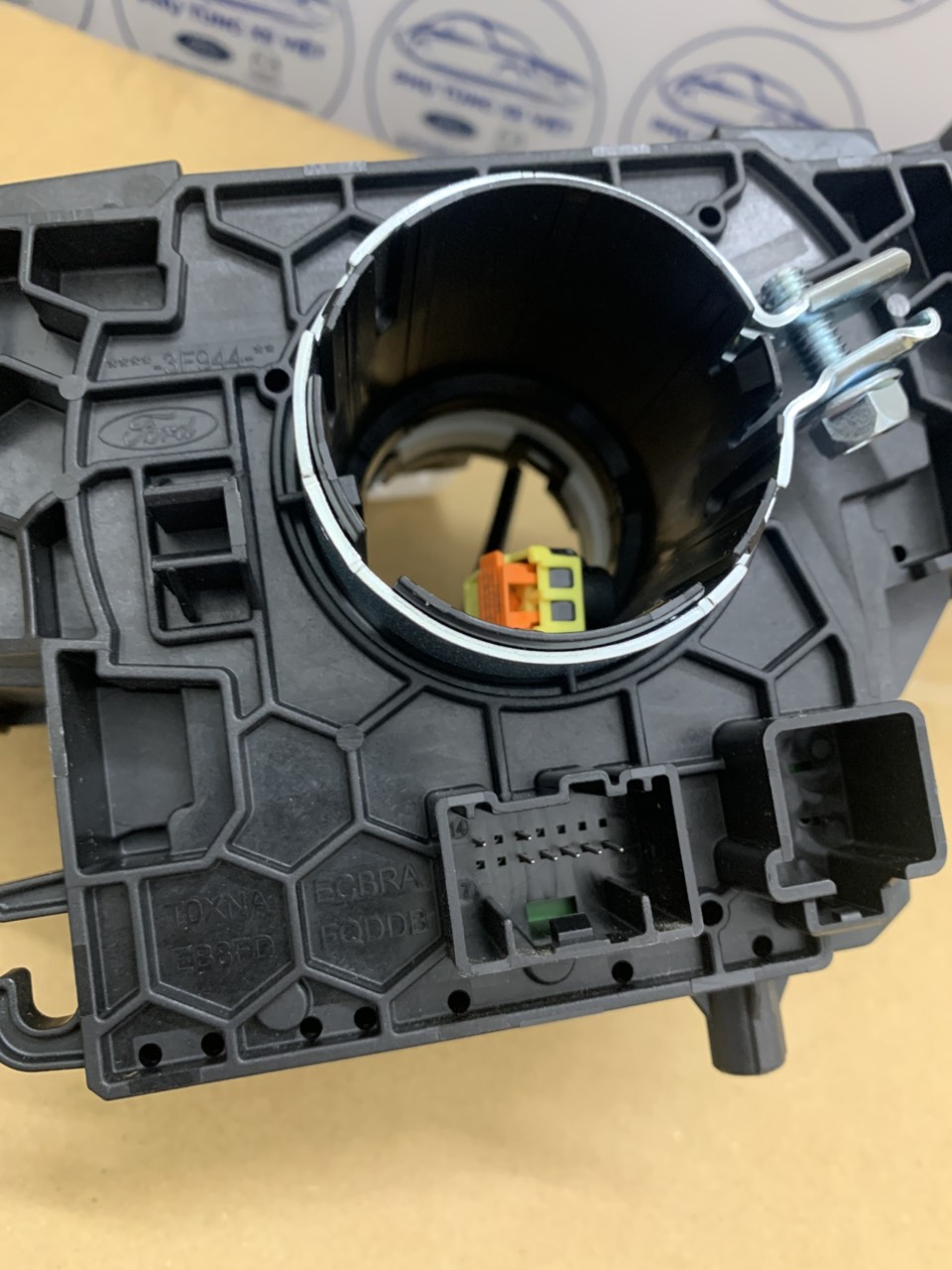 Cụm công tắc vô lăng Ford EcoSport 2018 EGN153600SA3ZHE