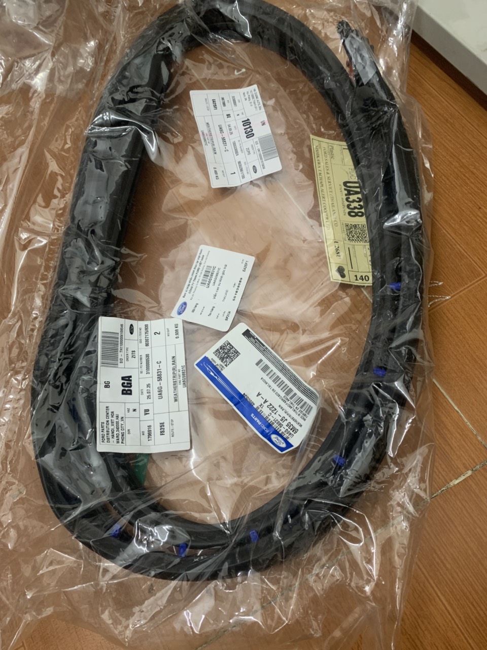 Gioăng viền nóc xe Everest 2008 9 10 11 12 13 14 UA6G58831C