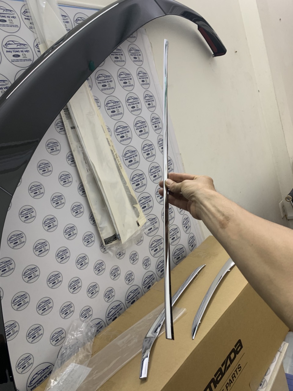 Nẹp mạ crom ốp cản trước Mazda CX-30 87091090CX30T-01