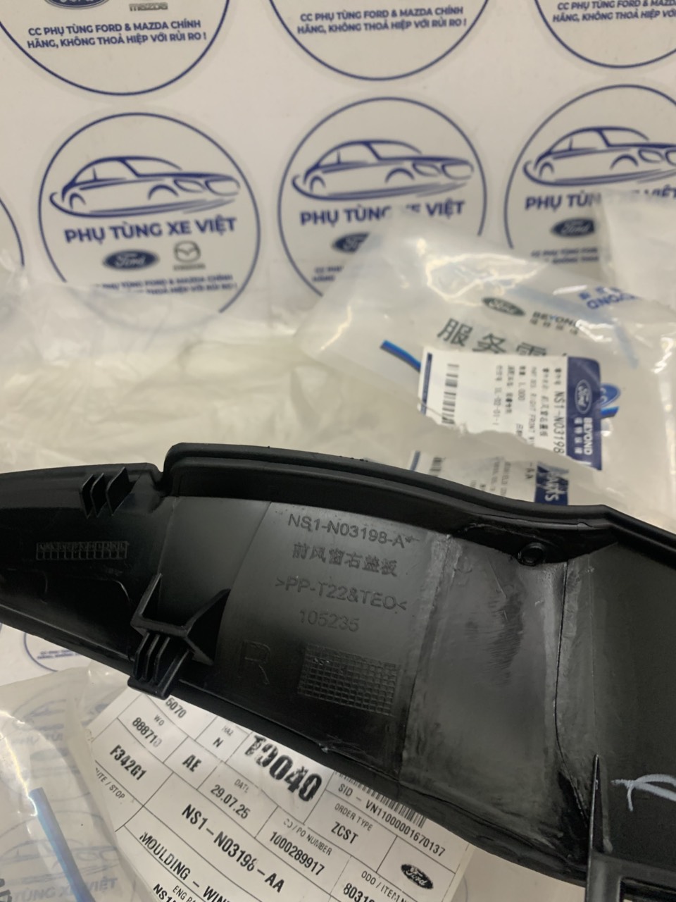 Ốp viền chân kính chắn gió trước Ford Territory NS1-N03198-A