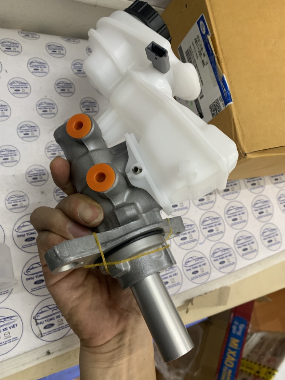 Tổng phanh Ford Ranger 2015 16 17 AB3Z2140AR AB312004HC