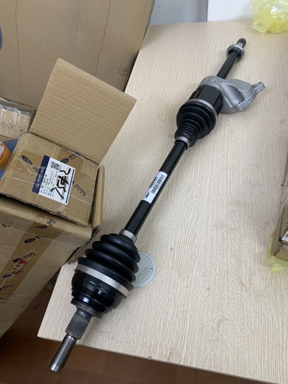 Trục láp trước lái Ford Territory MS13B437AB MS1-3B437-AB