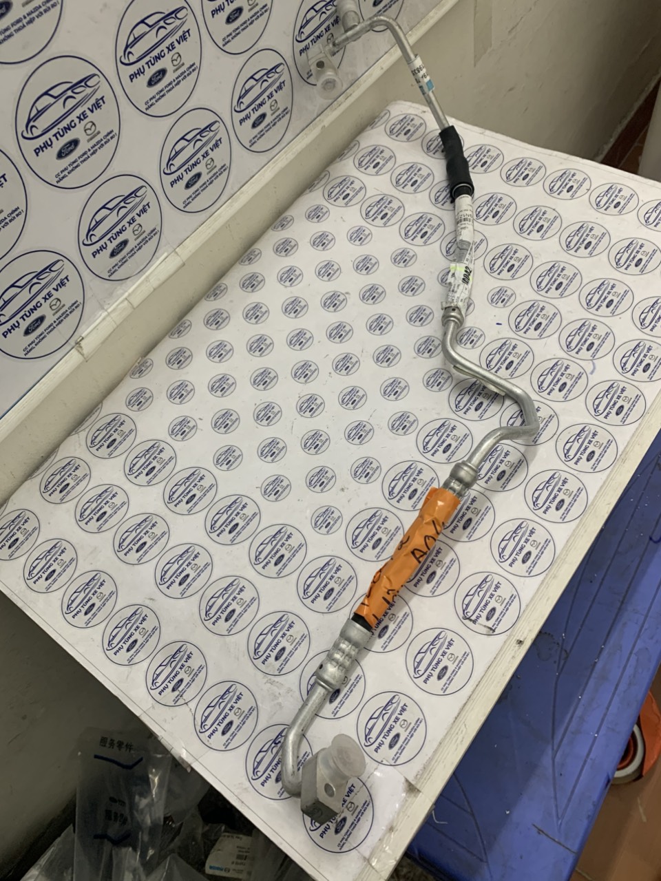 Tuy ô phin lọc ga Ford EcoSport 2018-2023 GN1519A704EC EB