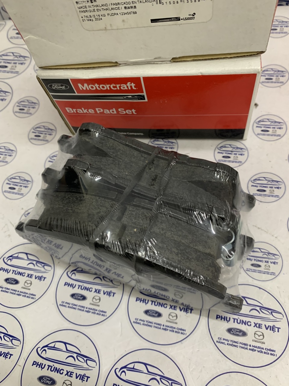 Bộ má phanh trước Ford Fiesta chính hãng 8V5Z2V001A