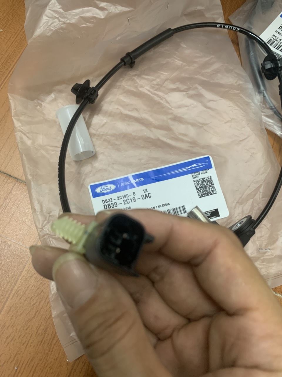 Cảm biến phanh ABS bánh sau Ford Ranger 3.2 DB3Z2C190B