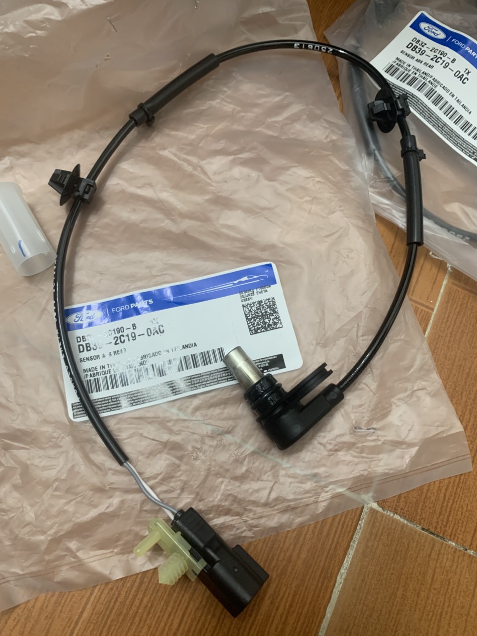 Cảm biến phanh ABS bánh sau Ford Ranger 3.2 DB3Z2C190B