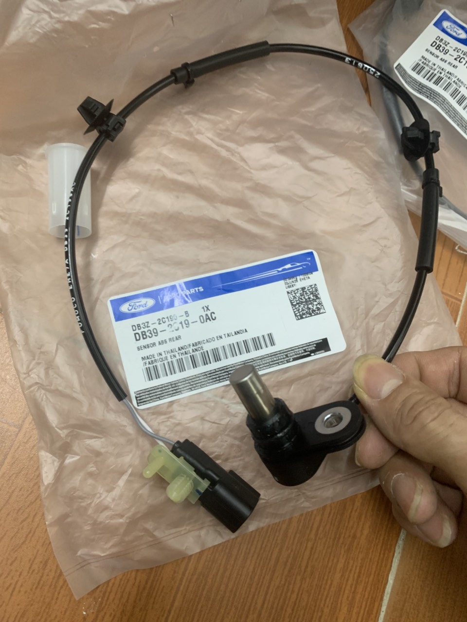 Cảm biến phanh ABS bánh sau Ford Ranger 3.2 DB3Z2C190B