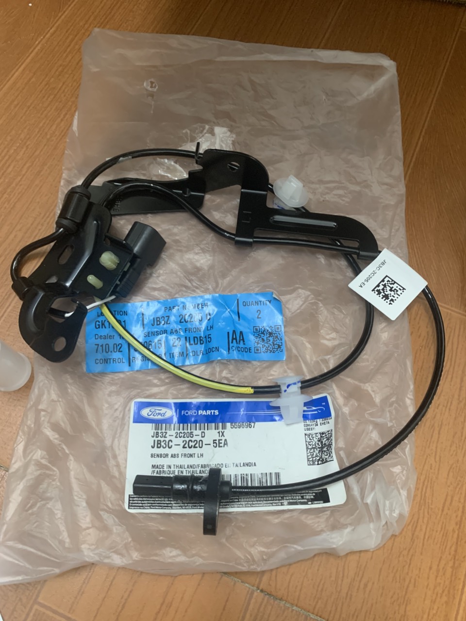 Cảm biến phanh ABS bánh trước Ranger JB3C2C205EA 2C204EA
