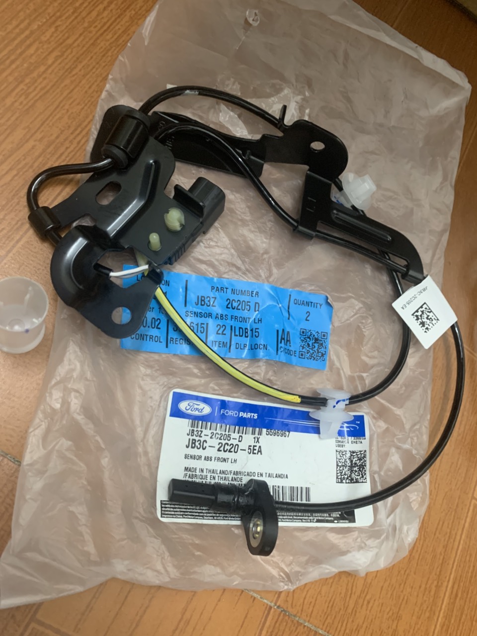 Cảm biến phanh ABS bánh trước Ranger JB3C2C205EA 2C204EA