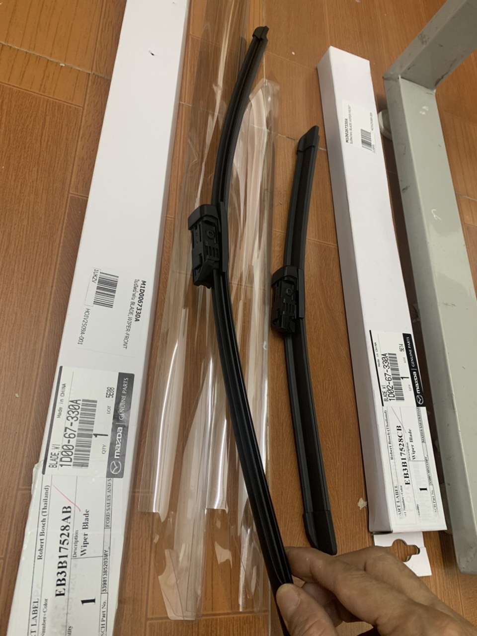 Chổi gạt mưa Ranger 3.2 2015 – 2021 1D0167330A 1D0067330A