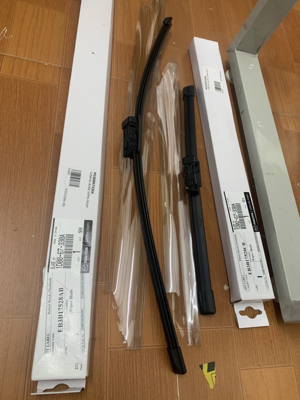 Chổi gạt mưa Ranger 3.2 2015 – 2021 1D0167330A 1D0067330A