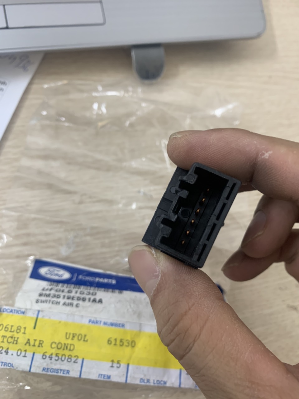 Công tắc AC, công tắc điều hoà Everest 2009 10 11 12 13 14