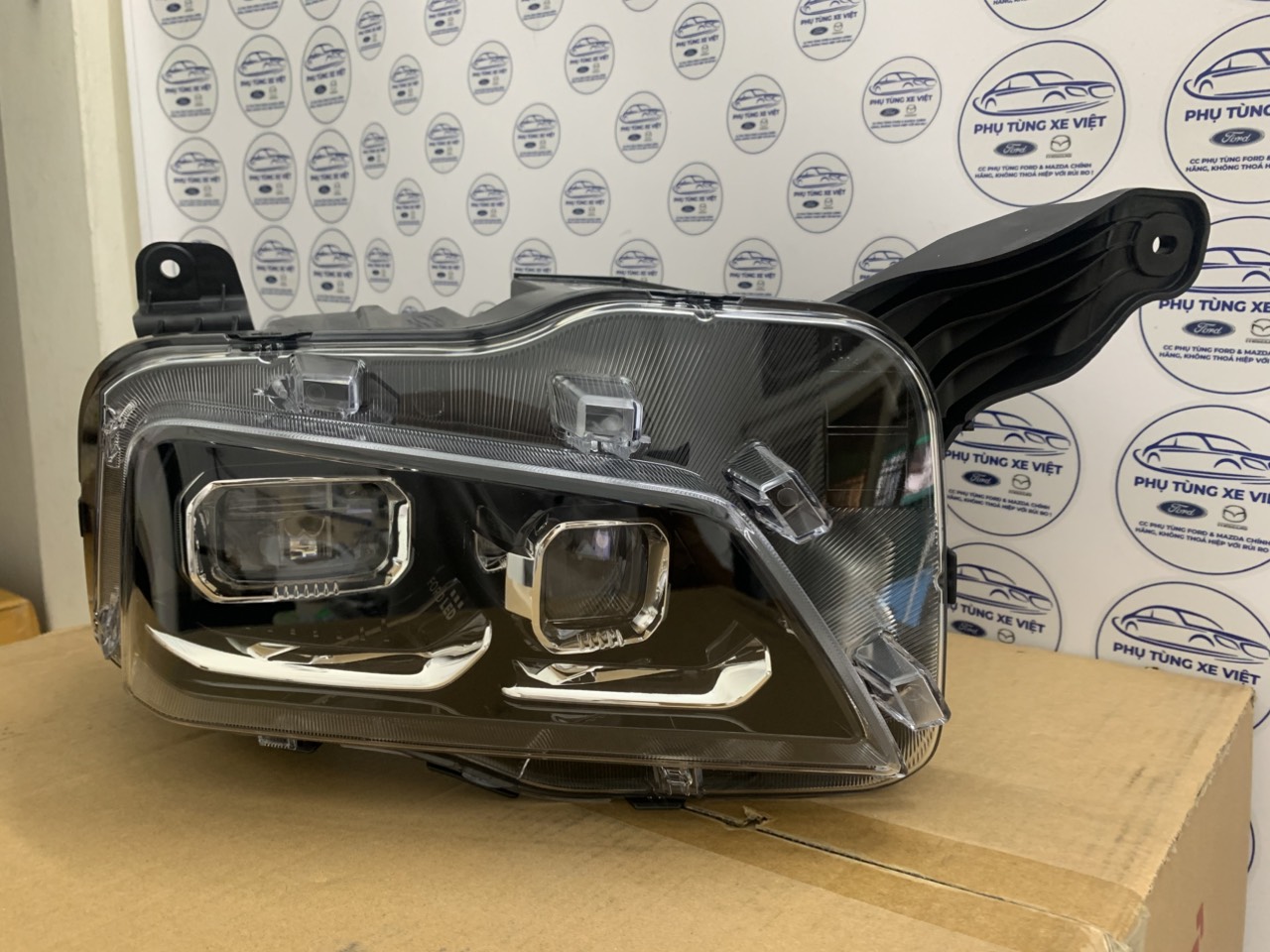 Vỏ đèn pha Territory 2022 23 24 25 NS113005BC NS1-13005-BC