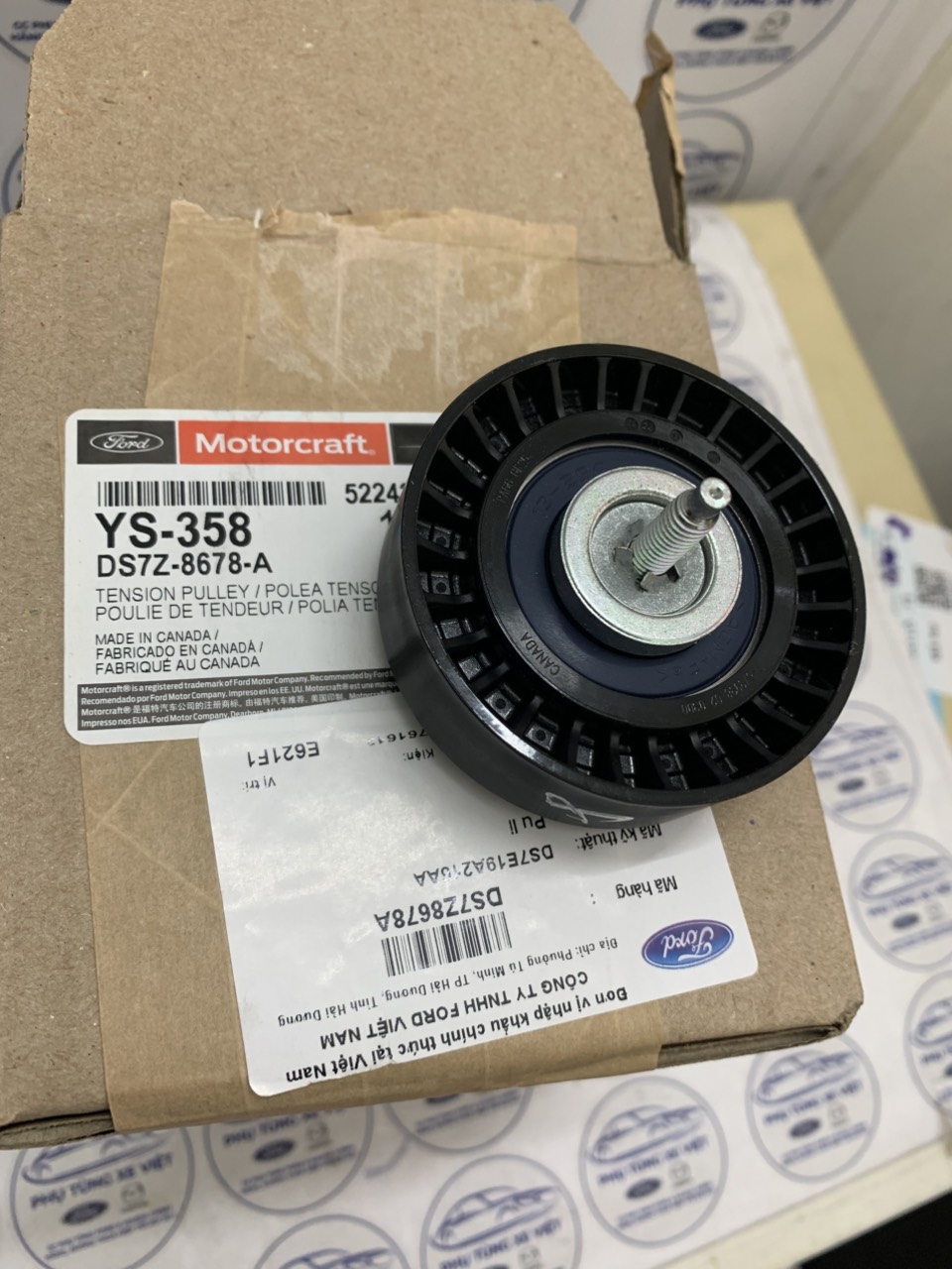 Bi tỳ curoa máy phát Ford Explorer 2016 17 18 19 DS7Z8678A