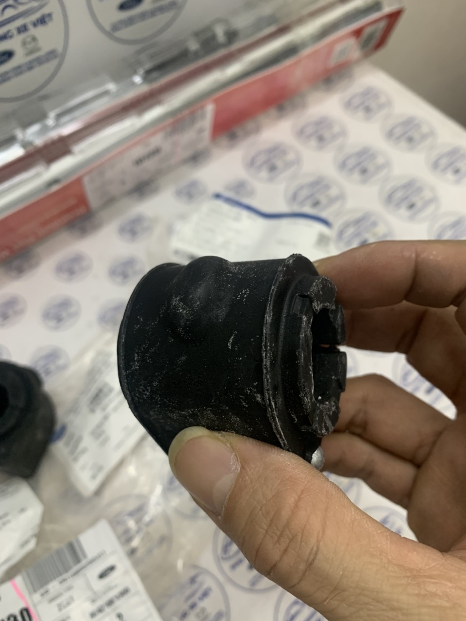 Cao su cân bằng trước Focus 2015 16 17 18 19 BV6Z5484B BV61