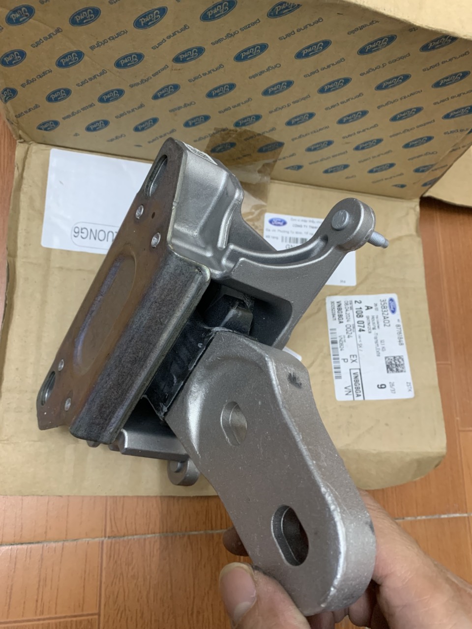 Cao su chân số Ford EcoSport 2018 19 20 21 22 23 GN1Z6068B L