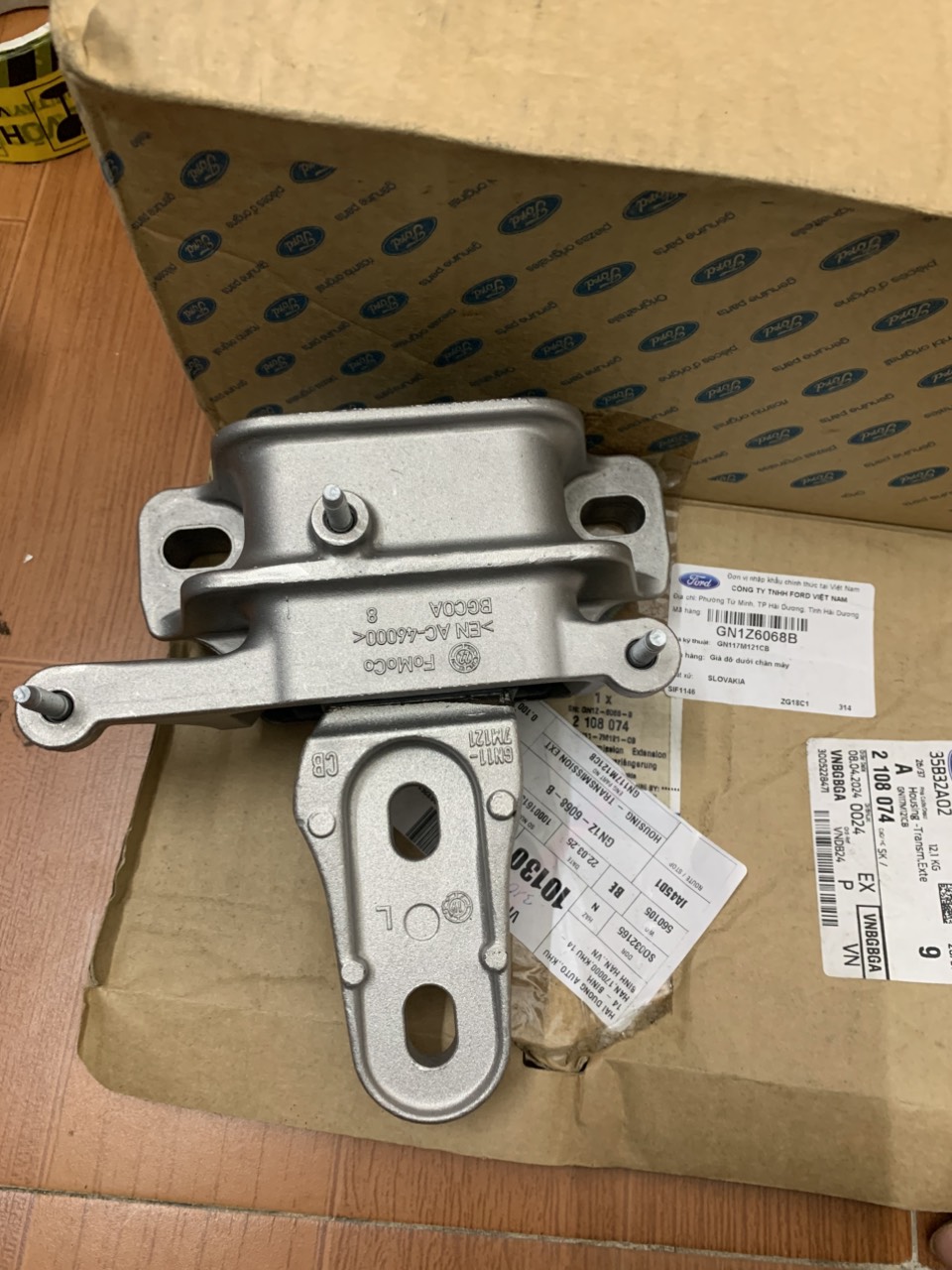 Cao su chân số Ford EcoSport 2018 19 20 21 22 23 GN1Z6068B L