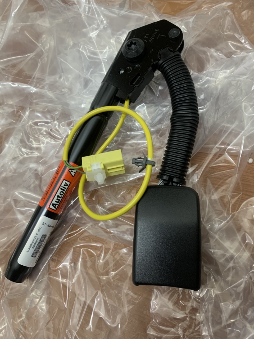 Khóa dây đai an toàn trước Ford Escape EC3457680E70