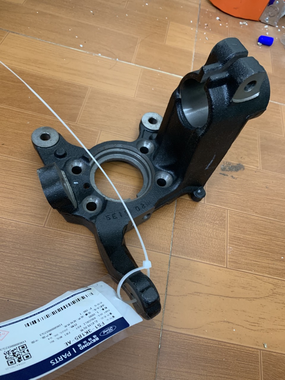 Ngõng moay ơ trước Ford Territory FS13K185AE FS1-3K186-AE