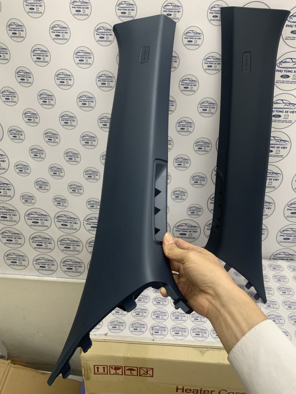 Ốp trong cột a Ford Territory NS14103512AAD5 NS14103513AAD5