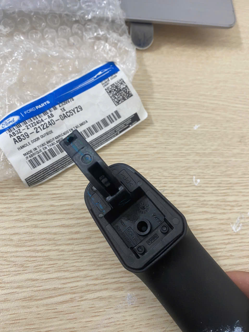 Tay mở cửa ngoài Ford Ranger 2013 4 5 6 7 8 9 AB3Z2122404AB