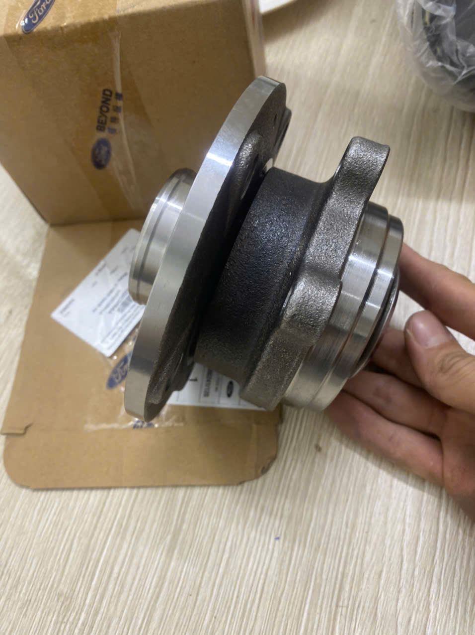 Bạc đạn bánh sau, bi moay ơ sau Ford Territory KS22C299AA