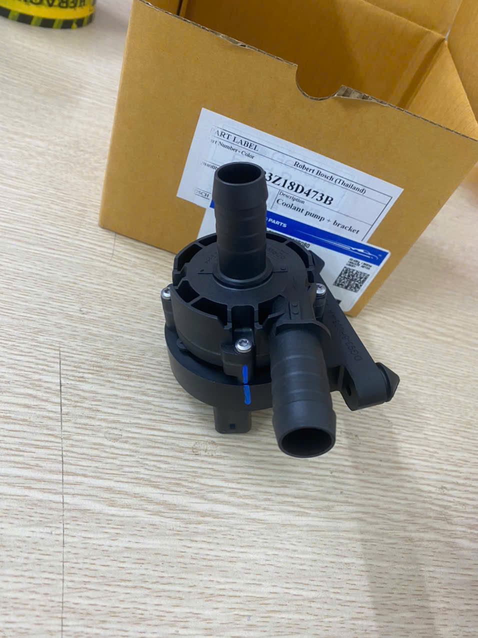 Bơm nước làm mát Ford Everest 2022 3 4 5 6 JB3G18D473AB