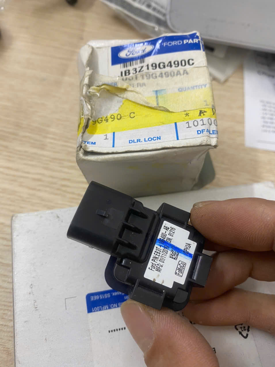 Camera lùi Ford Everest 2015 16 17 18 19 20 21 EB3T19G490AB