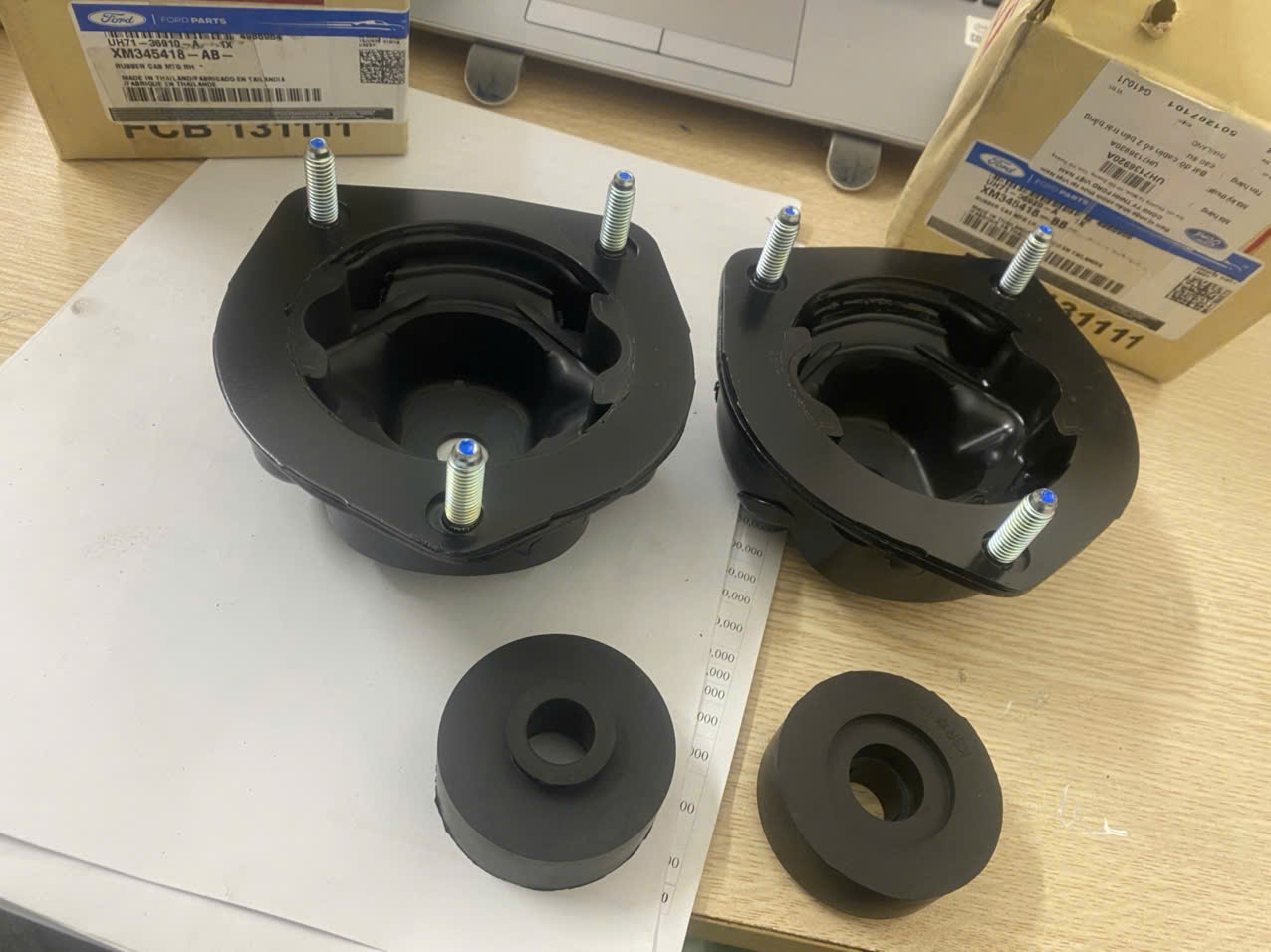 Cao su đệm gối sắt xi Ford Everest 2005-2014 UH7136910A 20A